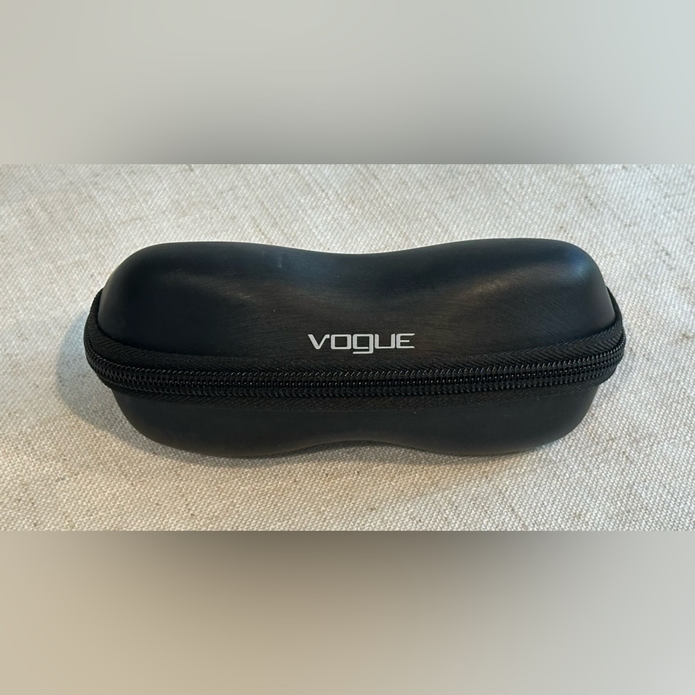 Vogue Zippered Eyeglass or Sunglass Case Semi Hard Black Flexible
